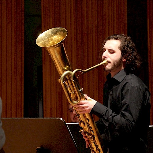 Ophikleidenspieler Jean-François Simon